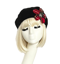 Load image into Gallery viewer, Black Wool Beret Plaid Flower