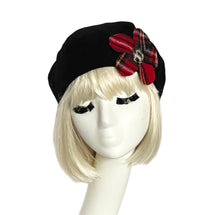 Load image into Gallery viewer, Black Wool Beret Plaid Flower