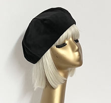 Load image into Gallery viewer, Black Velveteen Beret
