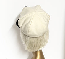 Load image into Gallery viewer, Off White Beret Satin Bow