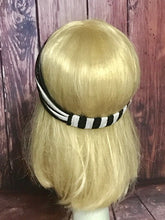 Load image into Gallery viewer, Striped Black White Knit Headband