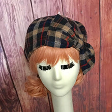 Load image into Gallery viewer, Wool Beret Hat