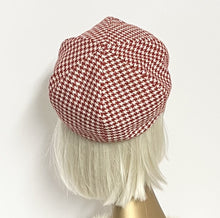 Load image into Gallery viewer, Houndstooth Beret Hat