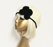 Load image into Gallery viewer, Wool Beret Flower