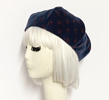 Load image into Gallery viewer, Navy Velvet Beret Hat