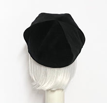Load image into Gallery viewer, Black Beret Hat