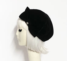 Load image into Gallery viewer, Velvet Beret Hat bow