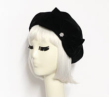 Load image into Gallery viewer, Velvet Beret Hat bow