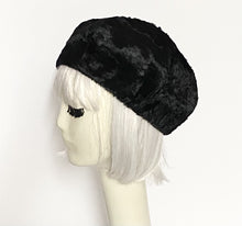 Load image into Gallery viewer, Faux Fur Beret Hat