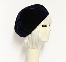 Load image into Gallery viewer, Purple Velvet Beret Hat