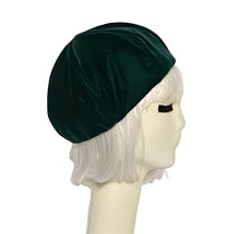 Load image into Gallery viewer, Emerald Velvet Beret